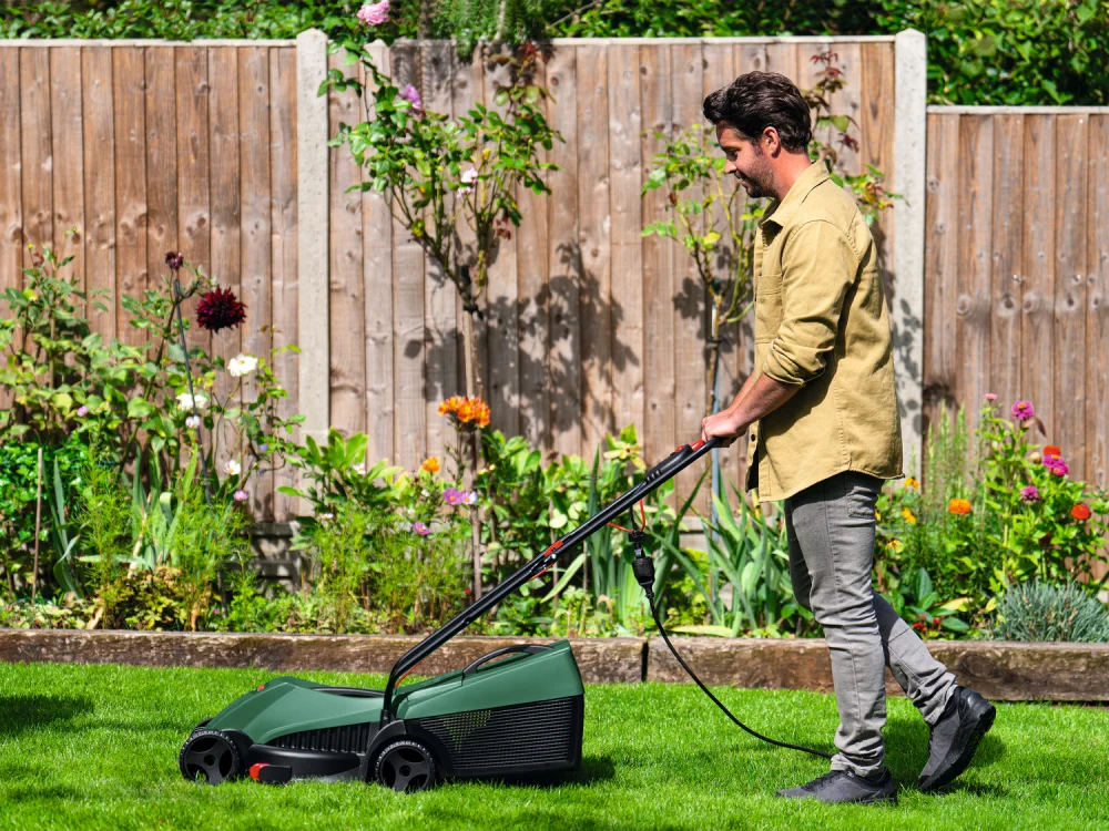 Bosch Električna kosilica za travu EasyRotak 32-235, 1200 W, 32 cm, 31 l, Zelena