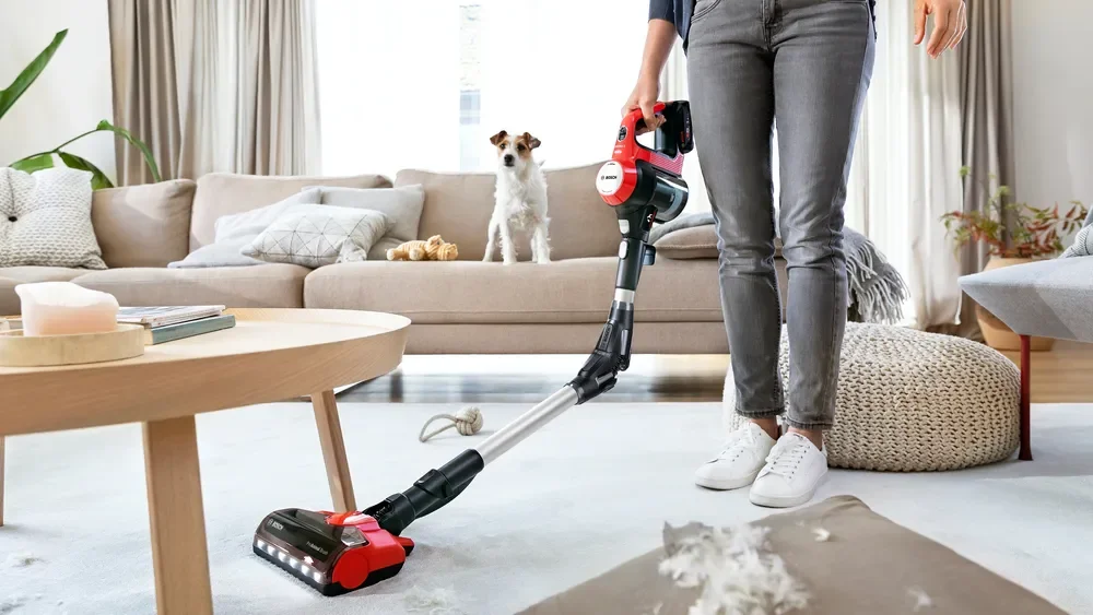 Bosch Štapni usisivač Unlimited 7 ProAnimal BBS711ANM, 18 V, 0.3 l, Crno-crveni